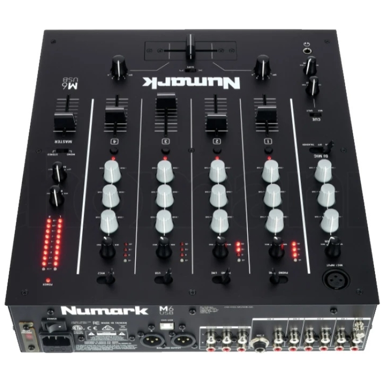 Mixer DJ Numark M6 USB
