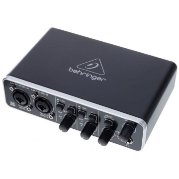 Behringer U-Phoria UMC202