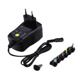 Alimentator universal reglabil in comutatie Well 2250mA