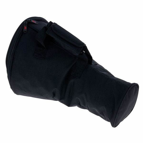 Geantă sport neagră pentru echipament sau bagaje, durabilă și spațioasă, ideală pentru călătorii și activități sportive.