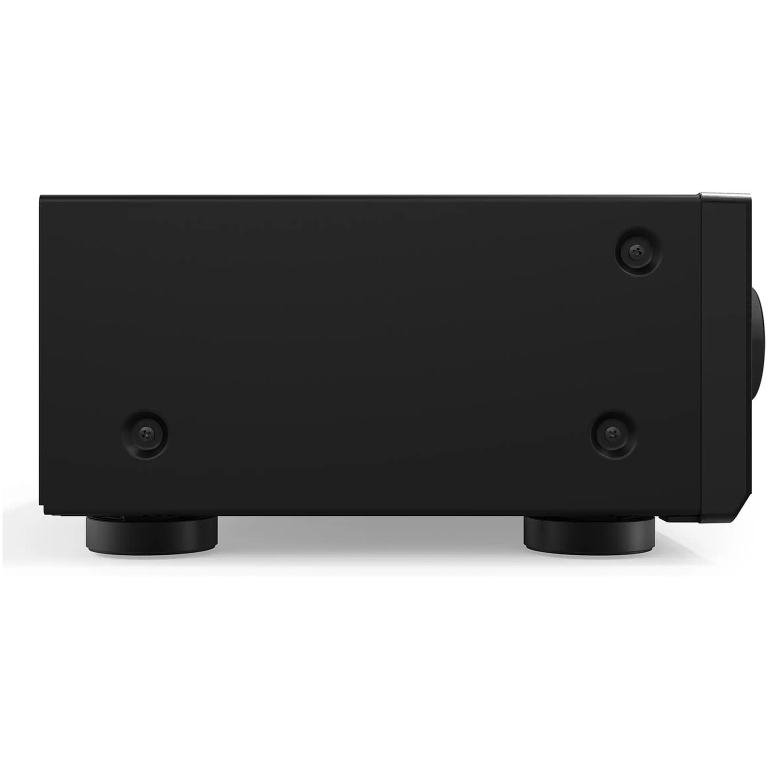 Amplificator audio profesional pentru distanță mare, design compact și performanță optimă, ideal pentru evenimente și instalții audio.
