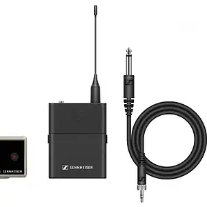 Microfon wireless Sennheiser, dispozitiv audio profesional pentru înregistrare și transmisiuni. Împreună cu receptorul și cablul, ideal pentru producții media și evenimente live.