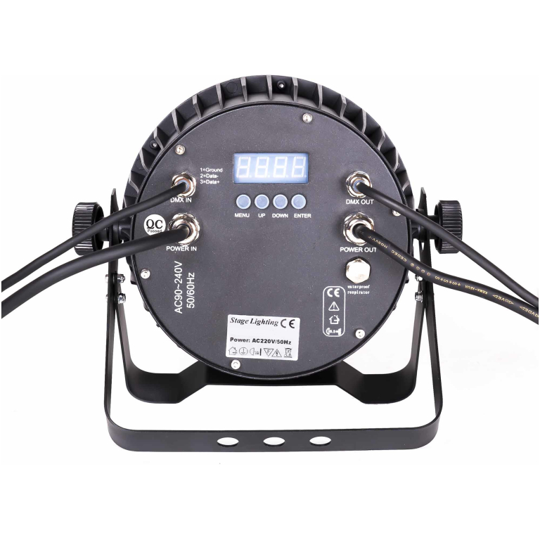 Adaptor de iluminat pentru scene, cu control DMX, compatibil cu standardele CE, eficient energetic, ideal pentru evenimente și spectacole live, oferind iluminare profesională.